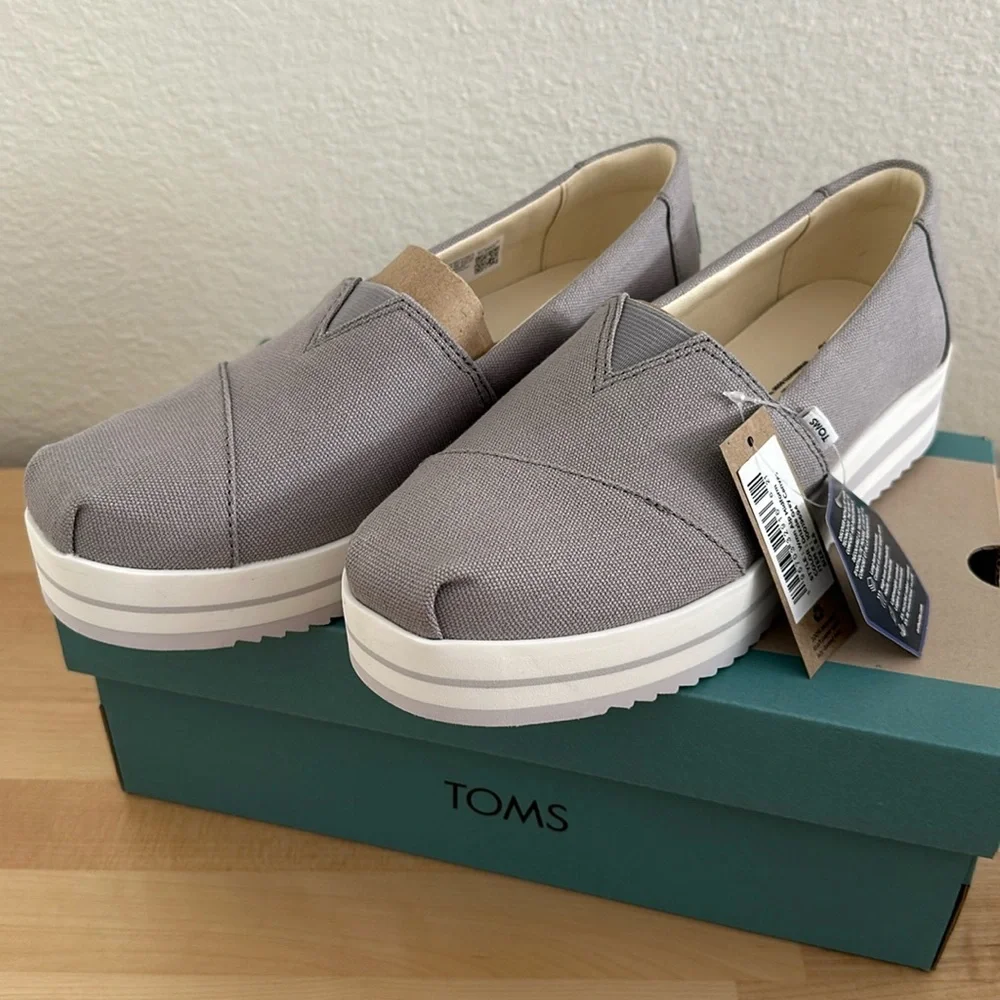 Toms shoes - Picture 1 of 2